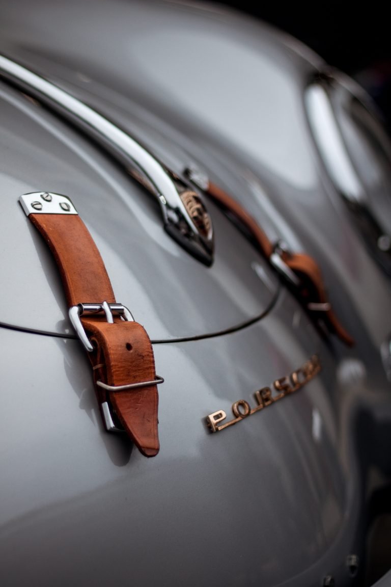 Il collezionismo di auto da corsa storiche: un mercato globale che può sostenere le aziende italiane del Motorsport.